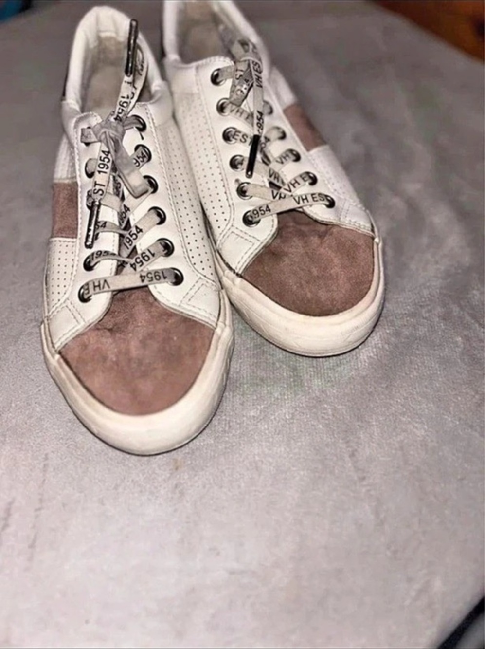 Vintage Havana  Distressed Sneakers in White & Pink